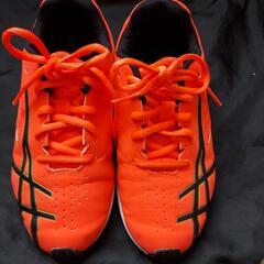決まりました[値下げ]900円➡️500円asics21.5㎝