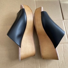 CALZADOSヒールサンダルの画像