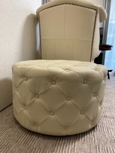 スツール　オットマン　アンティーク調　チェスターフィールド　白　総本革