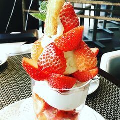 まるっとイチゴぱふぇ♬　本日1月8日からご提供スタートです🍓