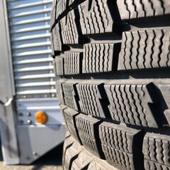 JM１１　✨タイヤ安く譲ります✨１９５/６５R１５　中古スタッドレスタイヤ４本セット(プリウス・ノア・ヴォクシー・エスクァイア)🚗の画像