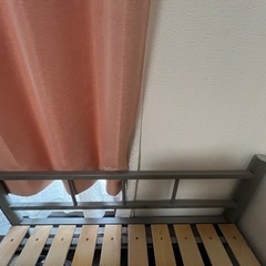 ベッドフレームの画像