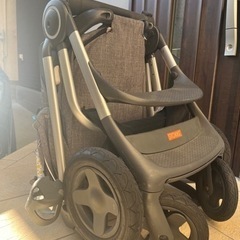受付中！値下げ✳︎再投稿ストッケ✴︎STOKKE✴︎ベビーカーの画像
