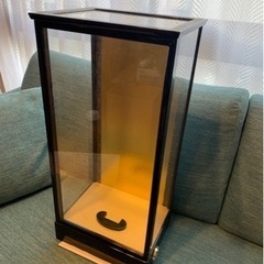 羽子板用ガラスケース（オルゴール付き）の画像