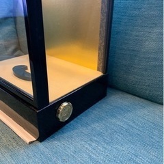 羽子板用ガラスケース（オルゴール付き）の画像