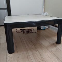 こたつと掛け布団の画像