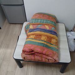 こたつと掛け布団の画像