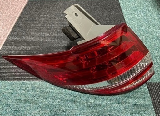 エスティマ アエラス　テールランプ　右左セット　28-193