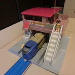 プラレール　プラキッズ橋上駅と車両２編成セット№Ｐの画像