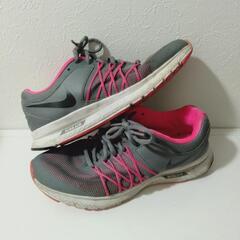 ナイキ　レディース　24.5  ピンクの画像