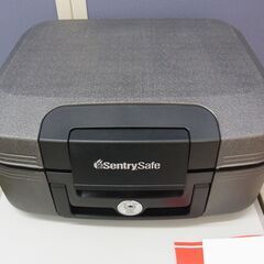 ●SentrySafe ポータブル耐火・防水保管庫 CHW20121