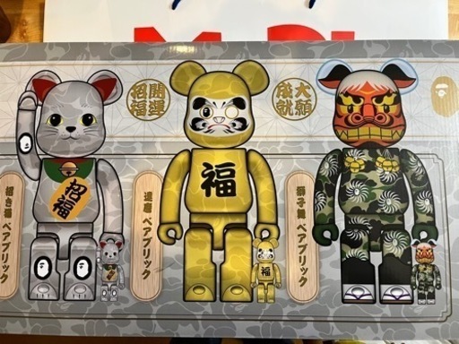 エイプ　ベアブリック　招き猫　達磨　獅子舞