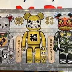 エイプ　ベアブリック　招き猫　達磨　獅子舞