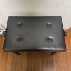 ピアノの椅子