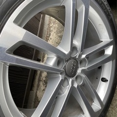 アウディ スタッドレスタイヤ 245/40 R18