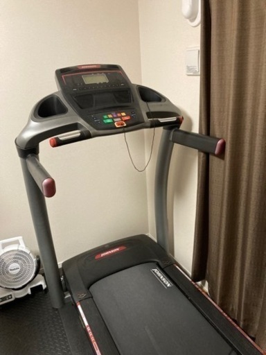 ジョンソン 8.1T ルームランナー トレッドミル