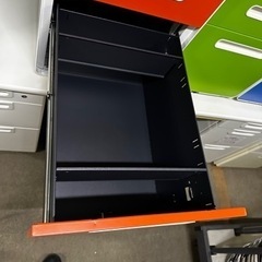 未使用品　スチールワゴン　赤　他にも緑　青有りますの画像