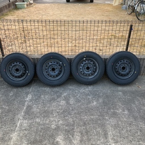 スタッドレスタイヤ　4本　タイヤ新品　145r12 6pr 軽トラ　軽バン