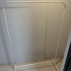 IKEAハンガーラックの画像