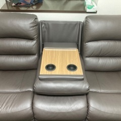 3人用電動本革テーブル付きリクライニングソファ(Nビリーバ2本革DBR)の画像
