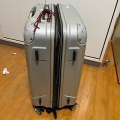 スーツケースの画像
