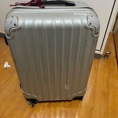 スーツケースの画像