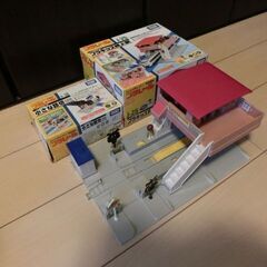 プラレール　プラキッズ橋上駅と小さな踏切、トンネル他車両２編成の6点セット№Ｄの画像