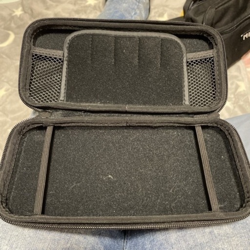 再掲載 NintendoSwitch カセット6本とケース付