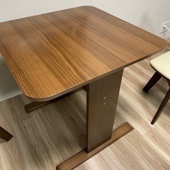 ニトリ　ダイニングテーブル