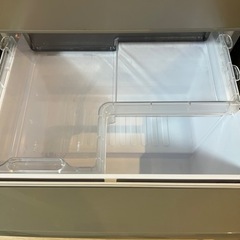 シャープ/冷蔵庫美品/ピンクゴールド/両開き　市場で10万円以上の品です！の画像