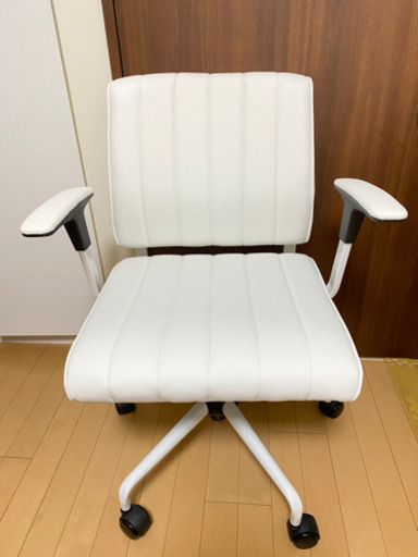 デスクチェア、オフィスチェア、椅子、白、未使用に近い