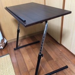 高さ調整可能サイドテーブルの画像