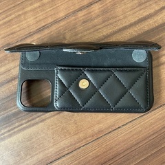 iPhone 12 12pro ケース　マトラッセ　CHANEL風の画像