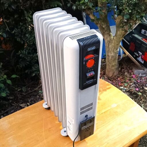 ★お届け可！★ DeLonghi デロンギオイルヒーター　7枚フィン TYP3107