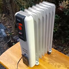 ★お届け可！★ DeLonghi デロンギオイルヒーター　7枚フィン TYP3107の画像