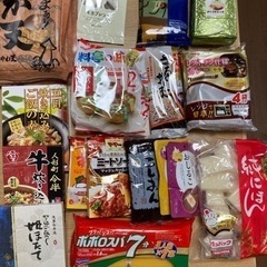 食品　乾麺、レトルトなど