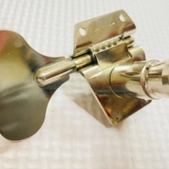 MUSIC MAN STINGRAY BASS ペグの画像