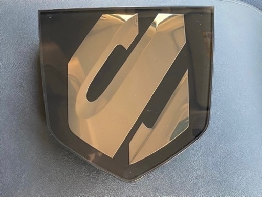 アルファードのエンブレム　タイプゴールド