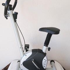 フィットネスバイク 室内自転車 コンパクトサイズ