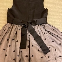 ドレス(女児用サイズ150)の画像