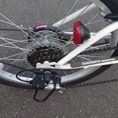 ホワイト自転車ですの画像