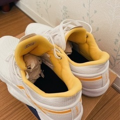 アシックス アンプレアルス ホワイトイエロー 26cmの画像