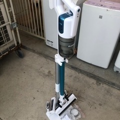 2021年製 Eureka コードレスクリーナー 状態良好品❗️...