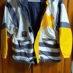 ☆売り切り100円セール_スキーウェア上140cmの画像