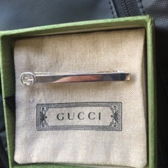 GUCCIのネクタイピンの画像