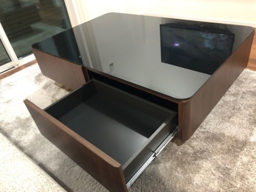 高級感のあるローテーブル(ブランド:モーブル)