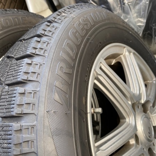 スタッドレスタイヤ　ノア　ヴォクシー