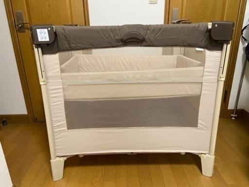 アップリカ ココネル ココア ポータブル ベビーベッド (収納袋付き)