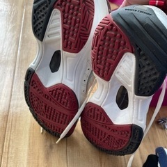 テニスシューズYONEX レディース24.0の画像
