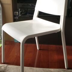 IKEAの椅子の画像